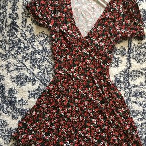 Spring floral mini skater skirt size small
